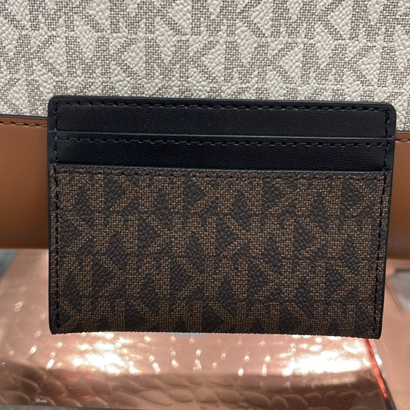 MICHAEL KORS
Reed Large Card Holder Case Wallet 
Brown/Black MK Signature 
NWT - Picture 5 of 16